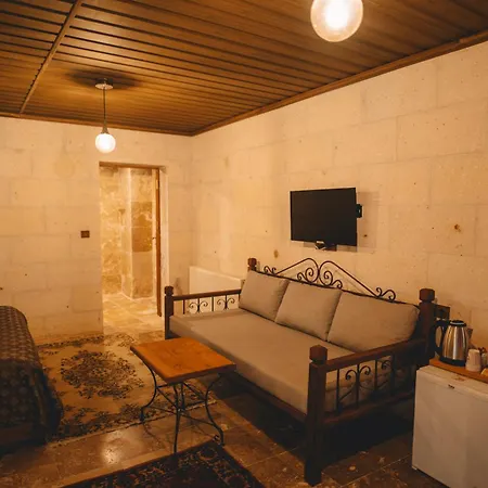 Bed and Breakfast Cavusin Cave House-Cappadocia Göreme Zewnętrze zdjęcie