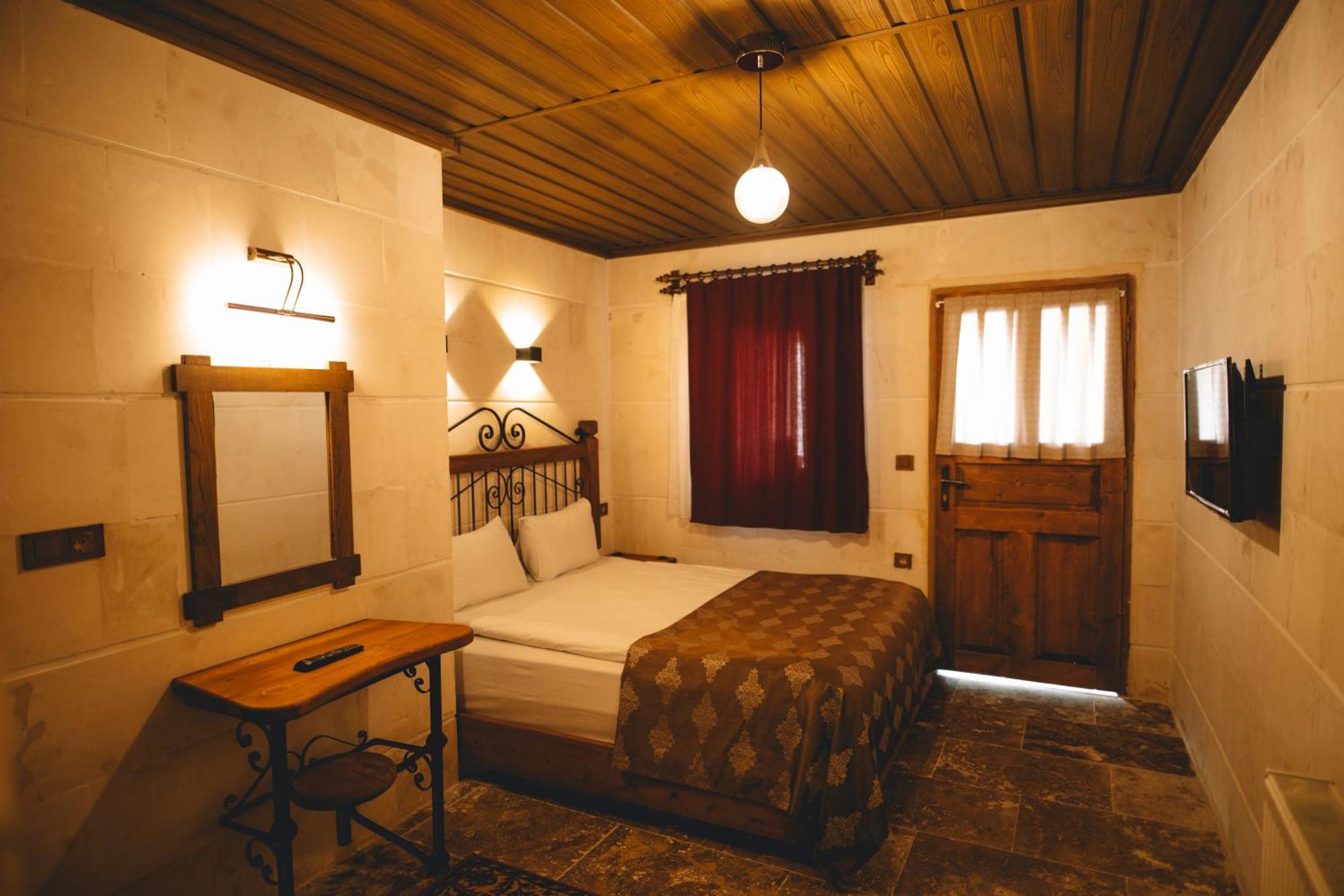 Cavusin Cave House-cappadocia Bed & Breakfast