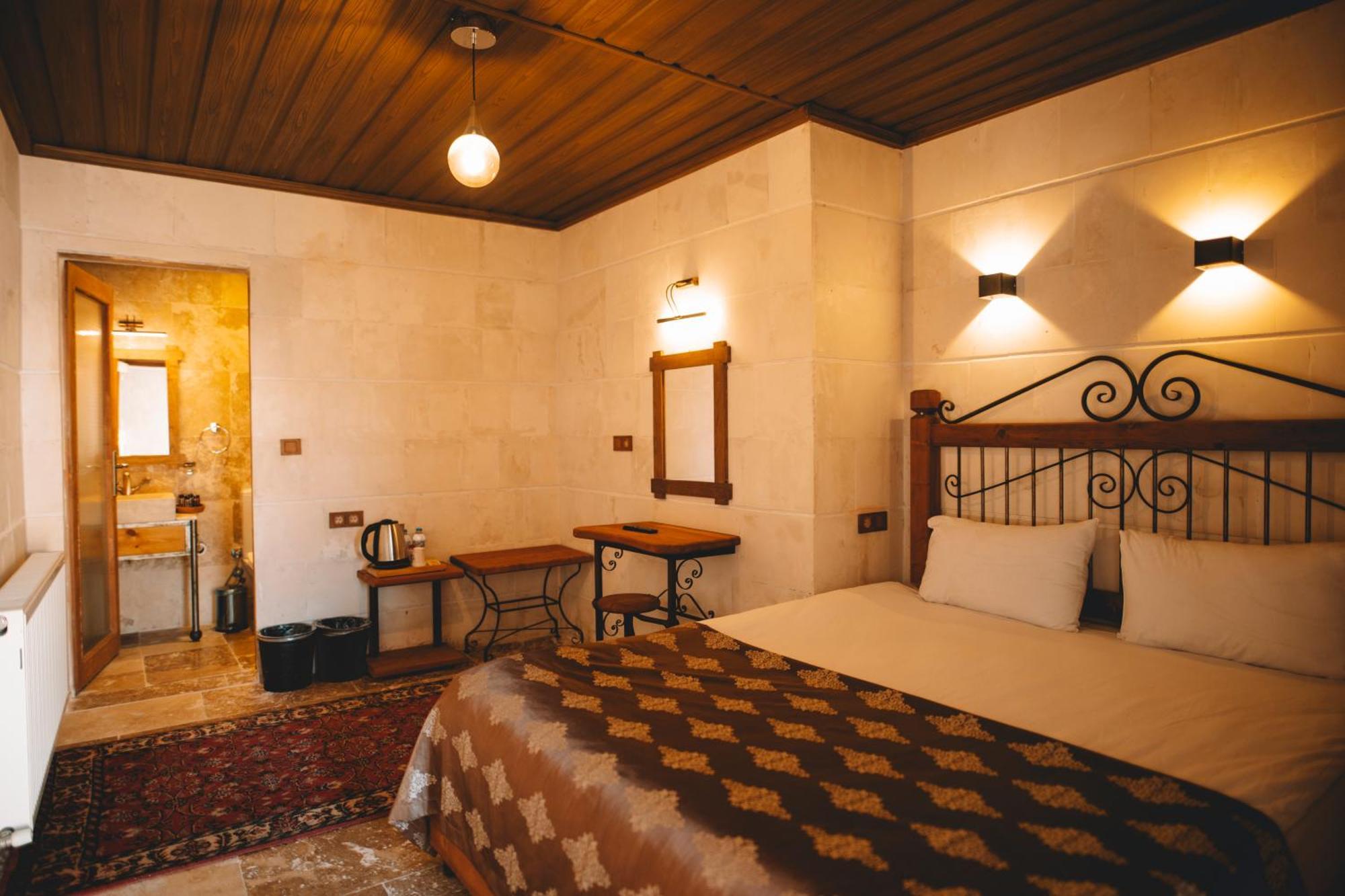 Cavusin Cave House-cappadocia Bed & Breakfast 2*