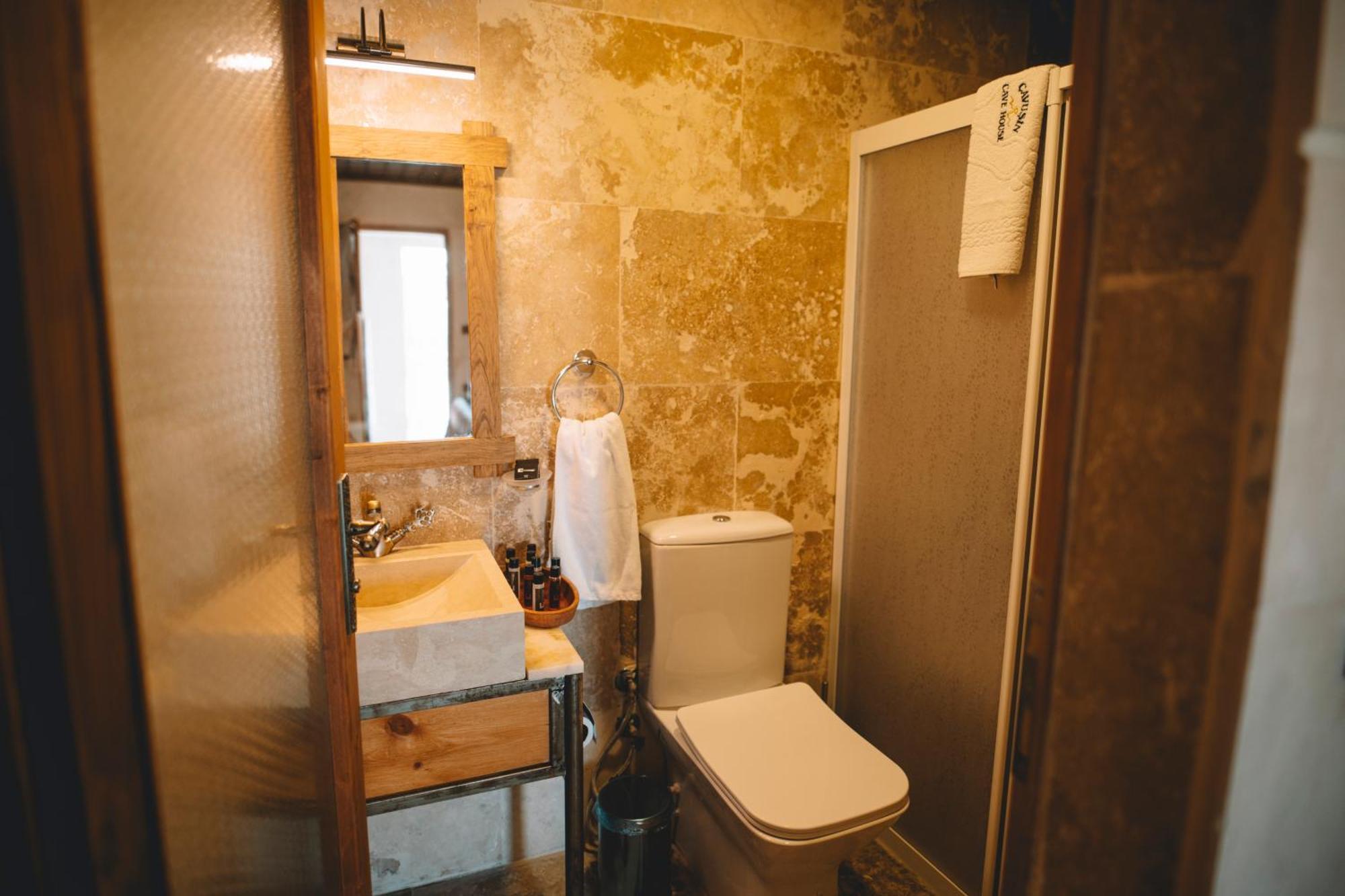 Cavusin Cave House-cappadocia Bed & Breakfast