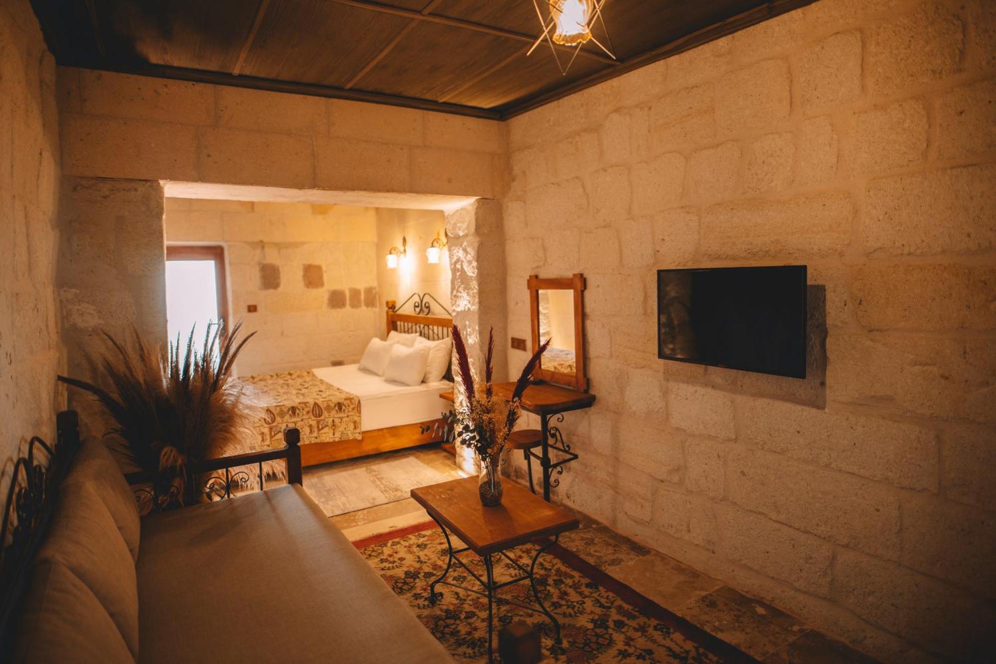 Cavusin Cave House-cappadocia Bed & Breakfast