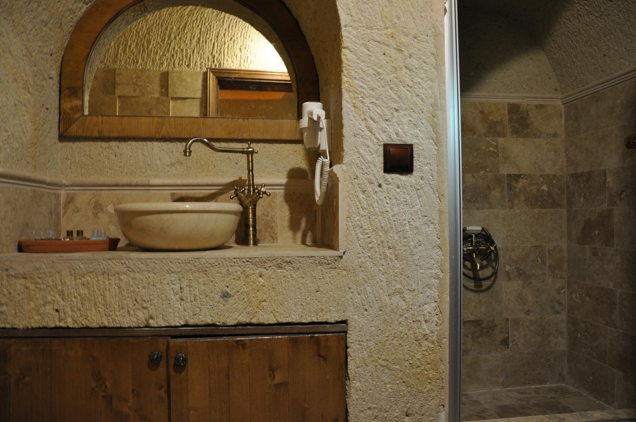 Cavusin Cave House-cappadocia Bed & Breakfast